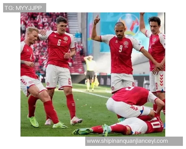 足球明星在比赛中突发昏迷引发关注医疗团队迅速救助球场内外反响热烈