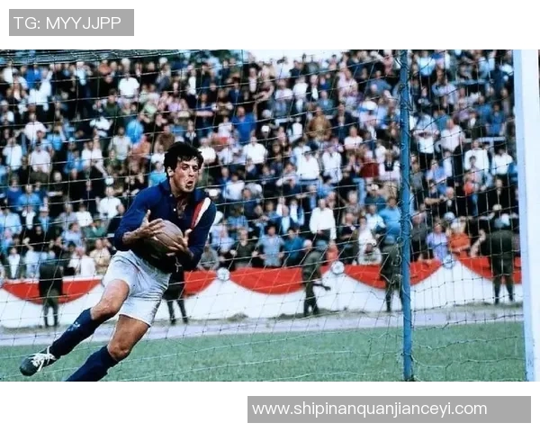 足球明星怪兽揭秘:他们背后的传奇故事与不为人知的秘密 足球明星怪兽揭秘:他们背后的传奇故事与不为人知的秘密