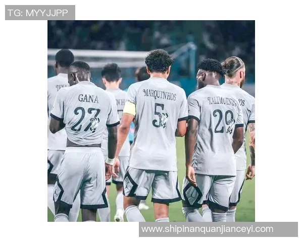 足球明星球员时尚服装解析与潮流趋势探讨