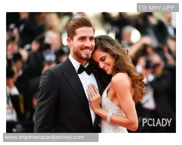 足球明星的维密女友如何在时尚与爱情之间找到平衡