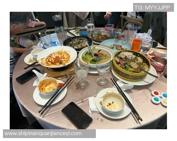 足球明星聚餐趣事揭秘看他们如何享受美食与友情的时光