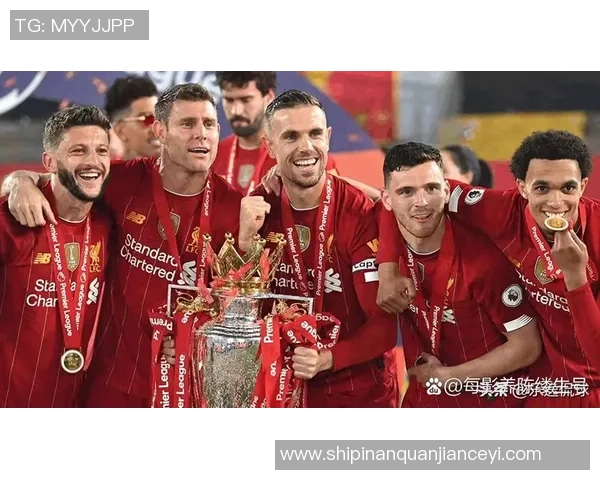 足球明星荣耀时刻捧起奖杯展现无尽激情与梦想成就的辉煌瞬间 足球明星荣耀时刻捧起奖杯展现无尽激情与梦想成就的辉煌瞬间